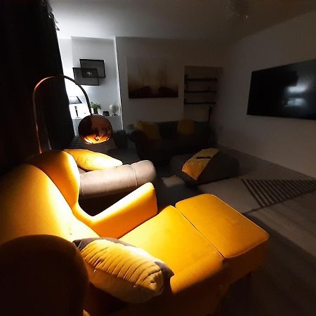 Cosy 3-Bedroom House In Aspley 노팅엄 외부 사진