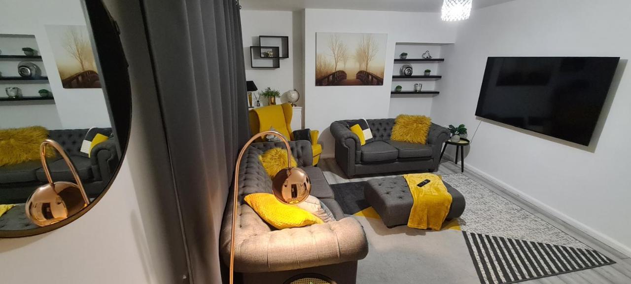 Cosy 3-Bedroom House In Aspley 노팅엄 외부 사진