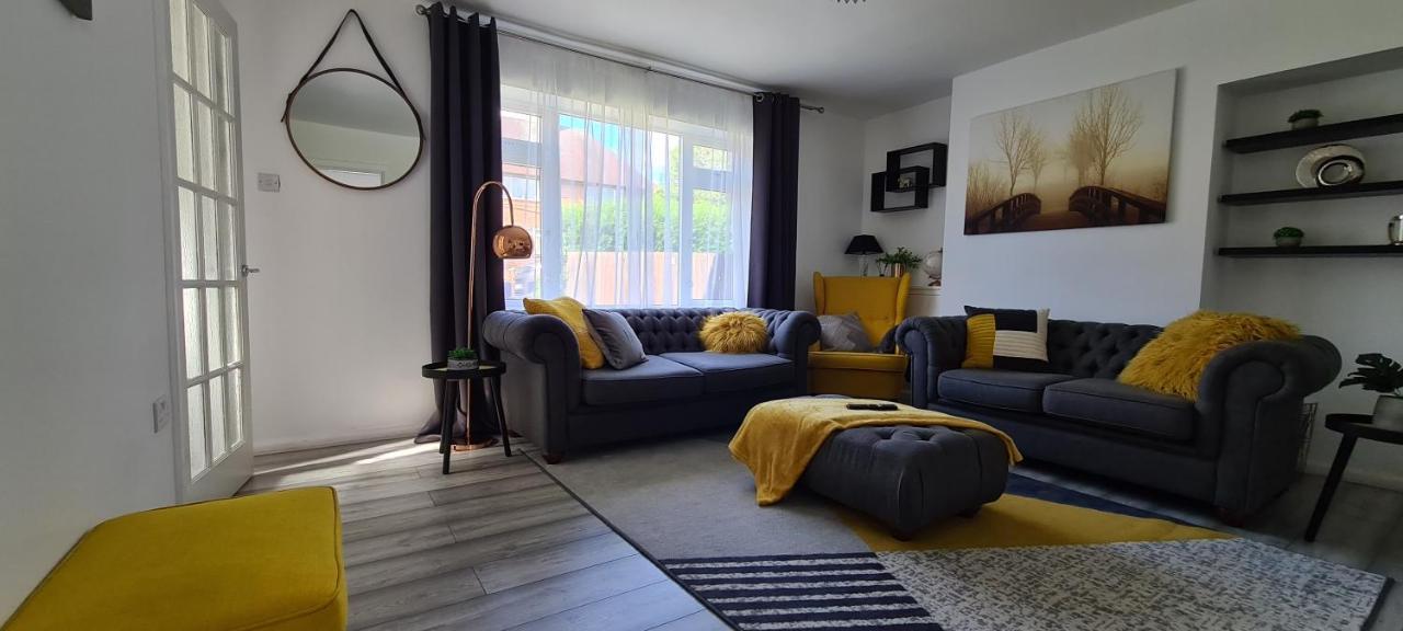Cosy 3-Bedroom House In Aspley 노팅엄 외부 사진