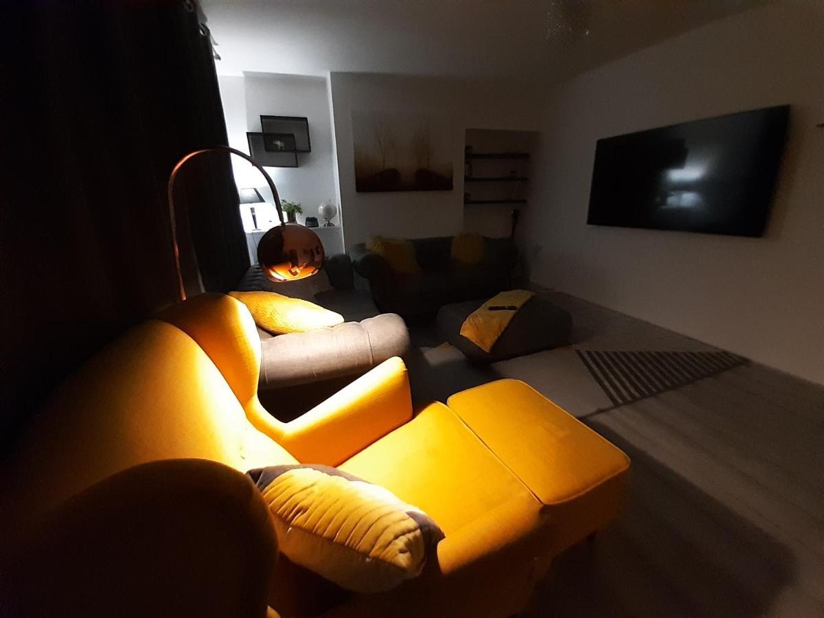 Cosy 3-Bedroom House In Aspley 노팅엄 외부 사진