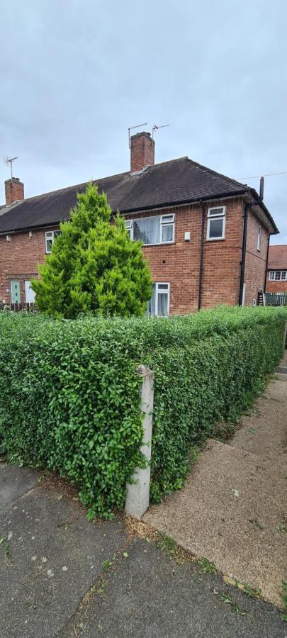 Cosy 3-Bedroom House In Aspley 노팅엄 외부 사진